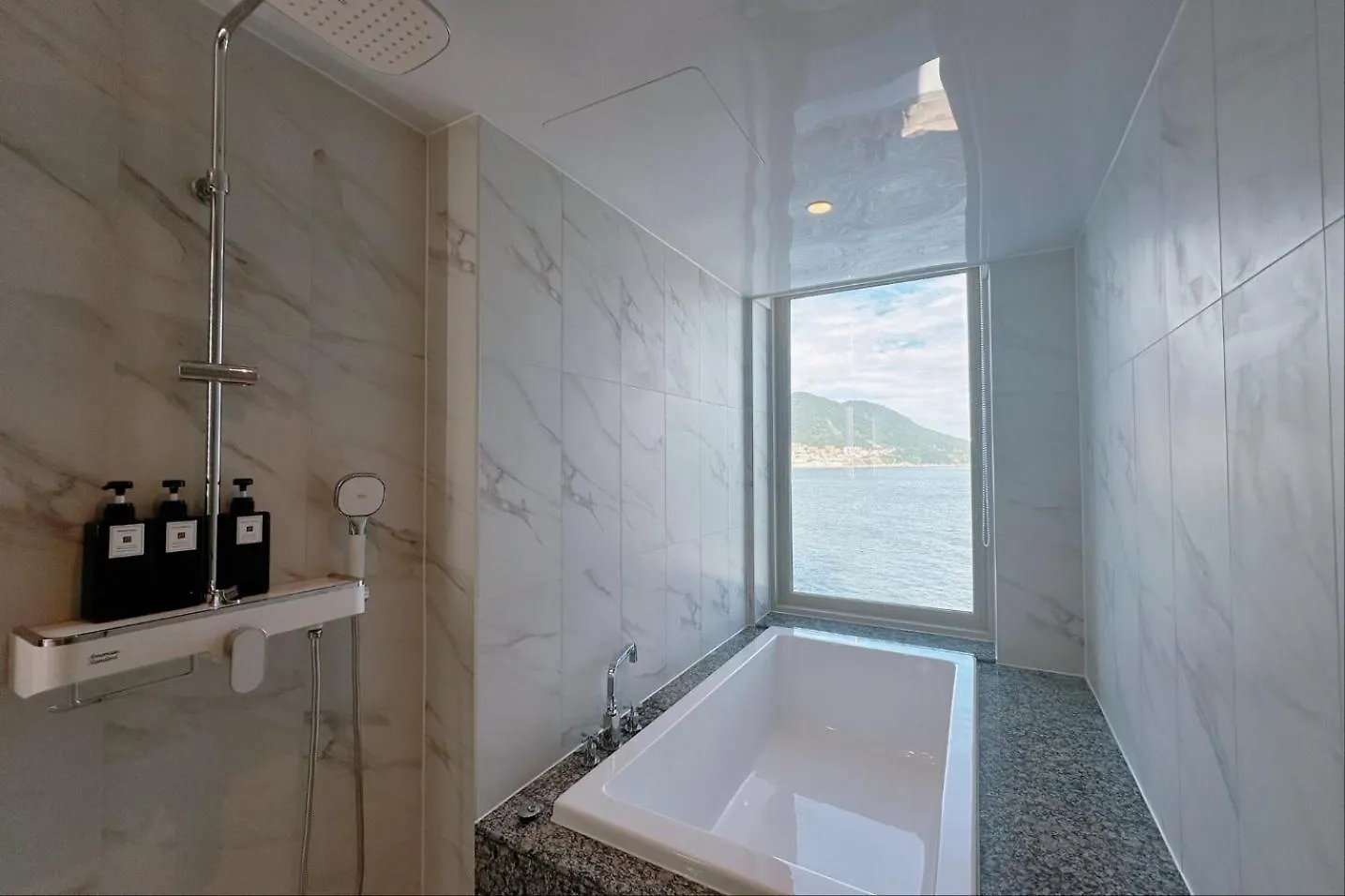 Апартаменты The First Ocean Songdo Пусан