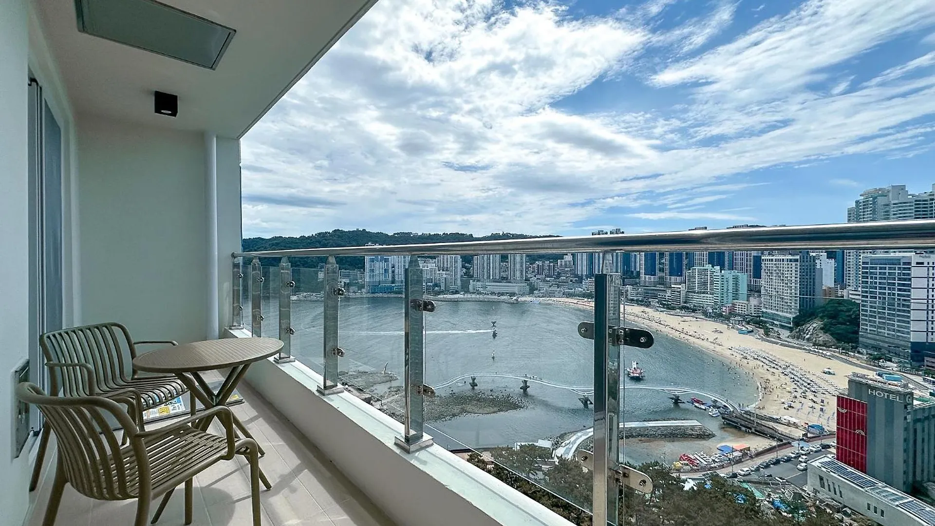 Апартаменты The First Ocean Songdo Пусан