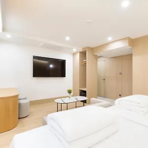 מלון H-avenue Seomyeon Station, בוסאן