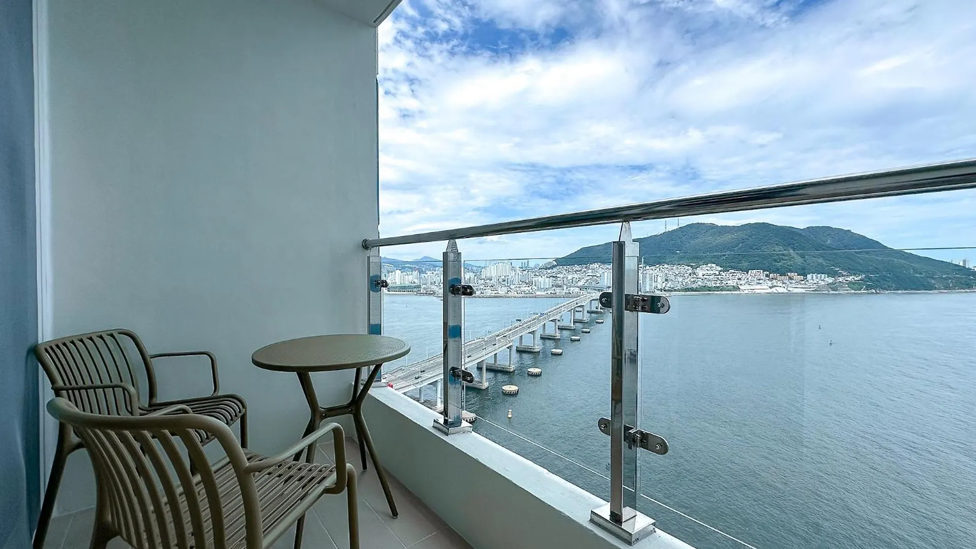 The First Ocean Songdo Apartment Busan