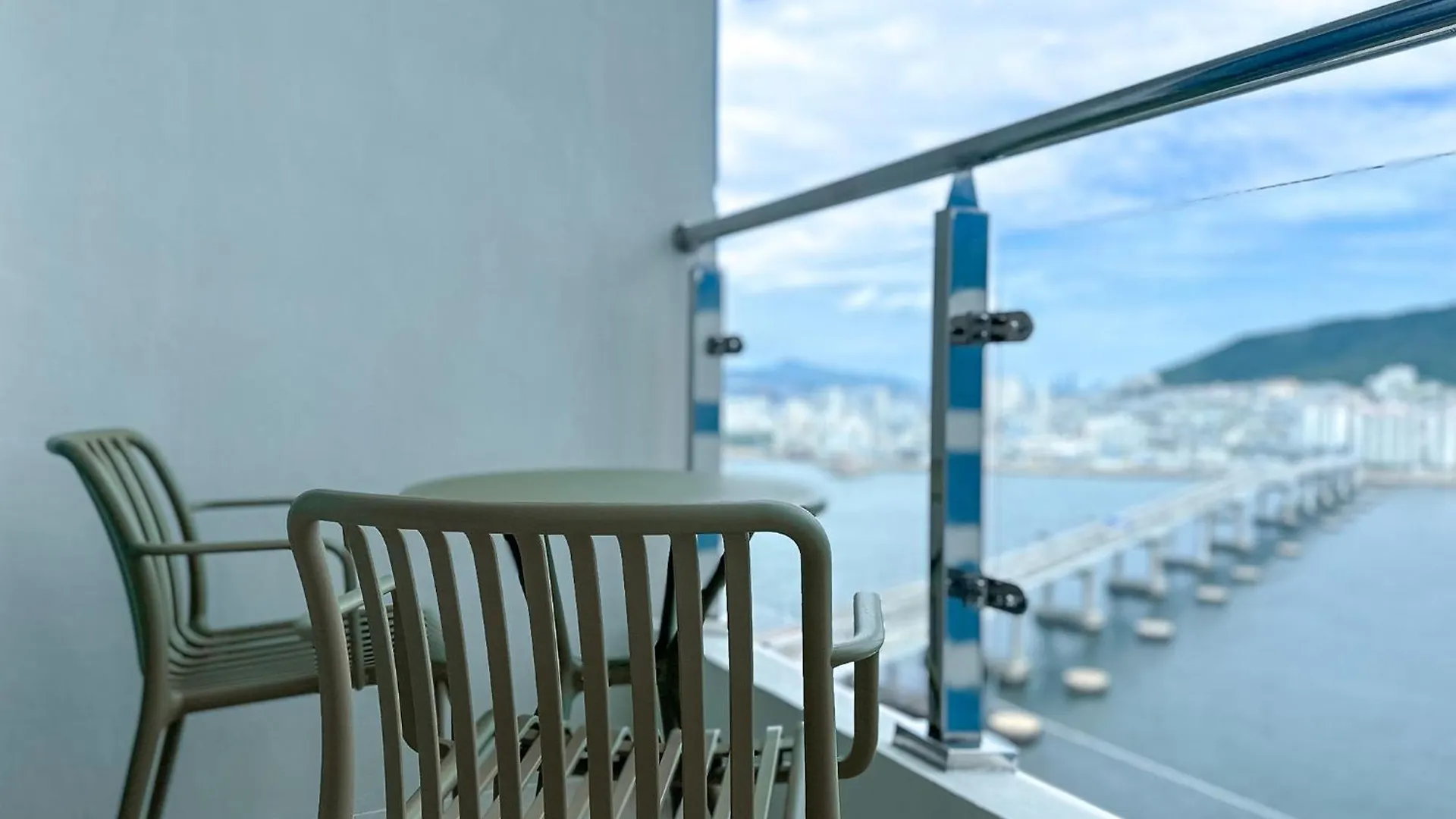 The First Ocean Songdo Apartment Busan