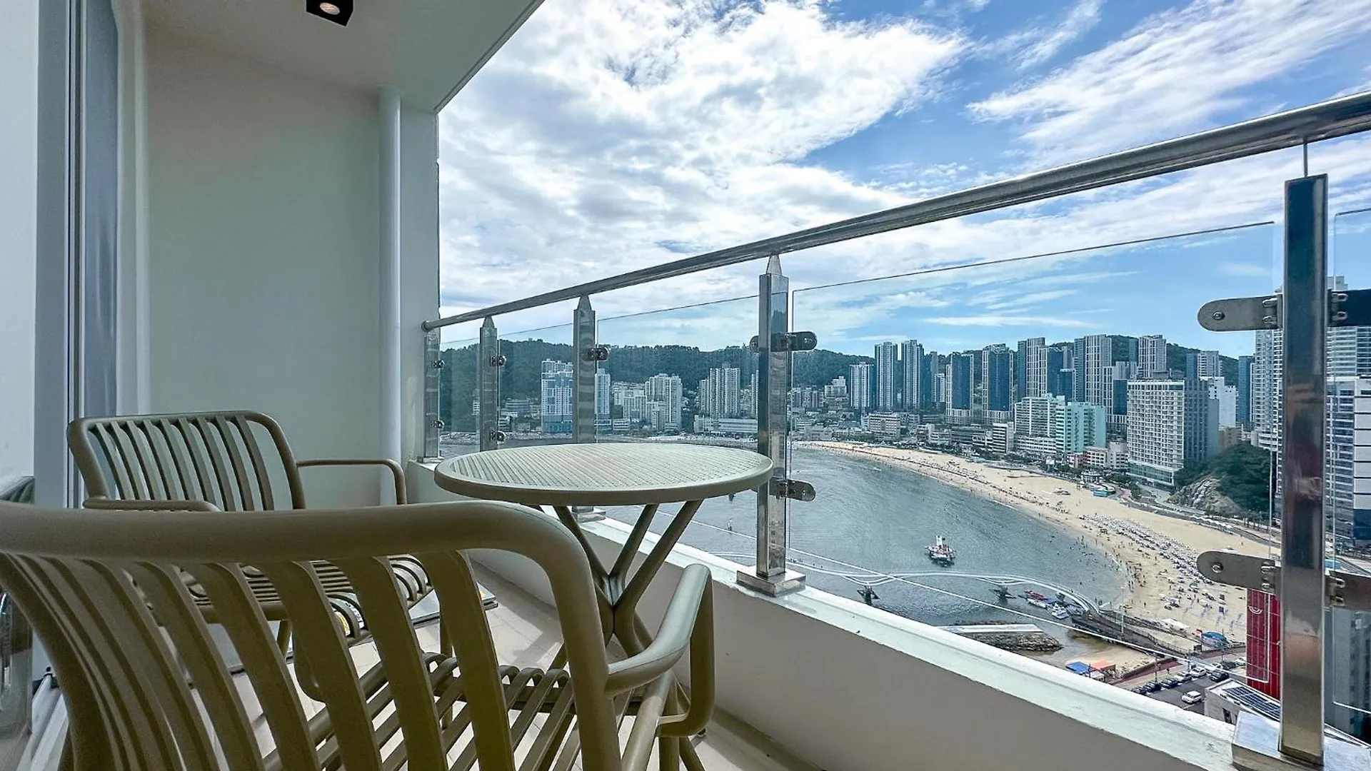 The First Ocean Songdo Apartman Puszan